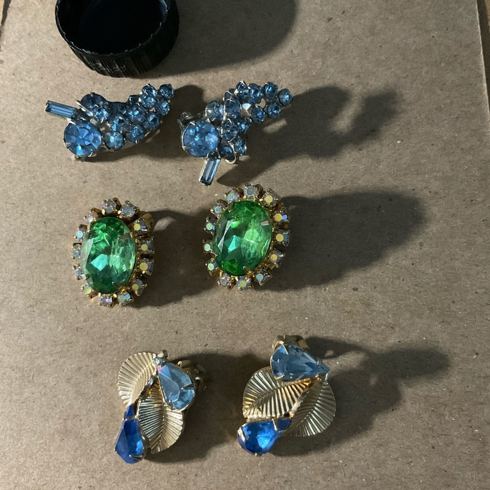 Antique earrings (clip)